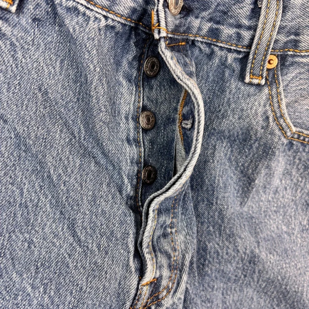 Levis 501 Original Fit Mens Blue Denim Straight Leg Button Fly Jeans W36 L32‎